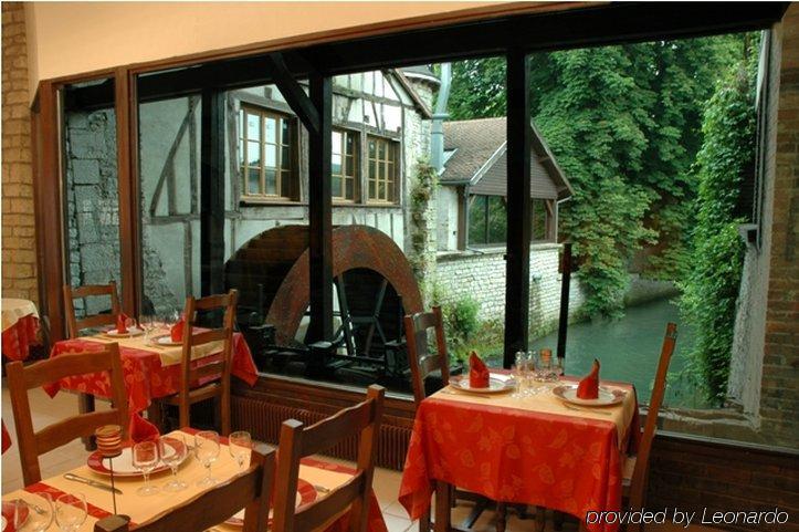 Le Moulin Du Landion Hotel Et Spa Dolancourt Restoran gambar