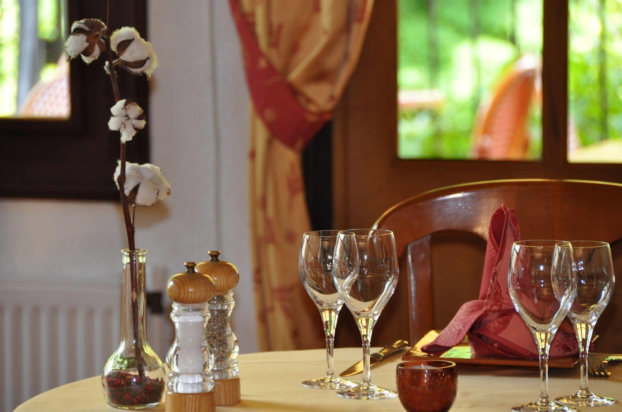 Le Moulin Du Landion Hotel Et Spa Dolancourt Luaran gambar